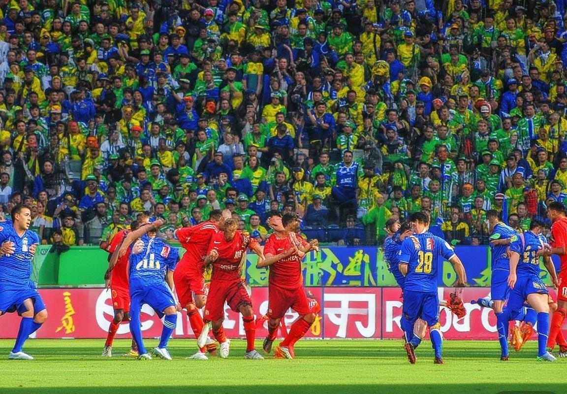 2018国安鲁能激战：经典对决回顾与球员英雄表现